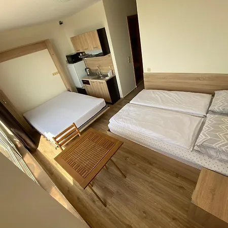 Sea View Panoramic Apartments, Noks Crown Club * סבטי ולאס