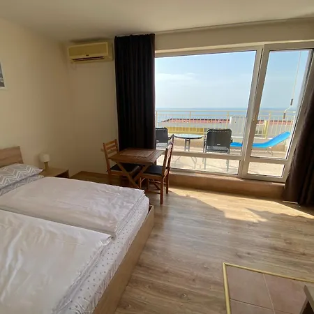 Sea View Panoramic Apartments, Noks Crown Club