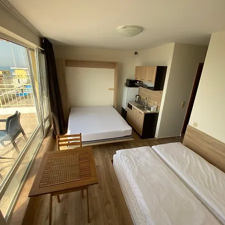 Sea View Panoramic Apartments, Noks Crown Club