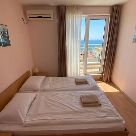 Sea View Panoramic Apartments, Noks Crown Club דירה סבטי ולאס
