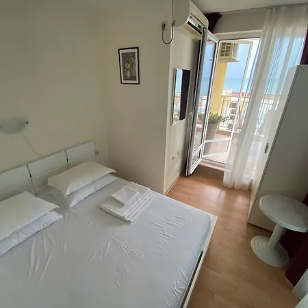 Sea View Panoramic Apartments, Noks Crown Club Apartman