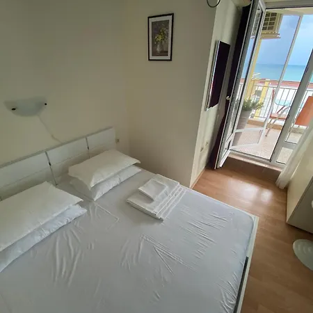 Sea View Panoramic Apartments, Noks Crown Club Apartman