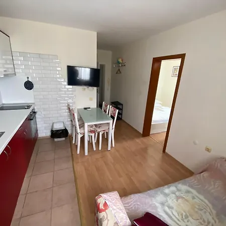 Sea View Panoramic Apartments, Noks Crown Club Apartman *