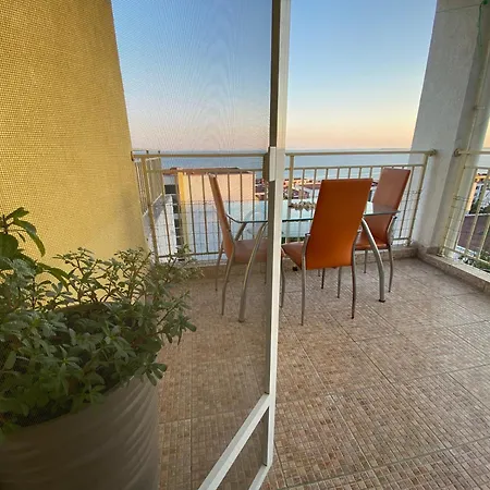 Sea View Panoramic Apartments, Noks Crown Club Apartman