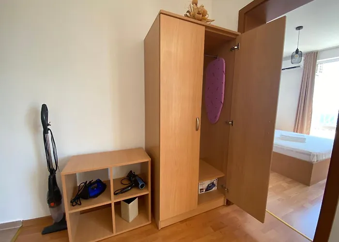 Sea View Panoramic Apartments, Noks Crown Club Apartman *