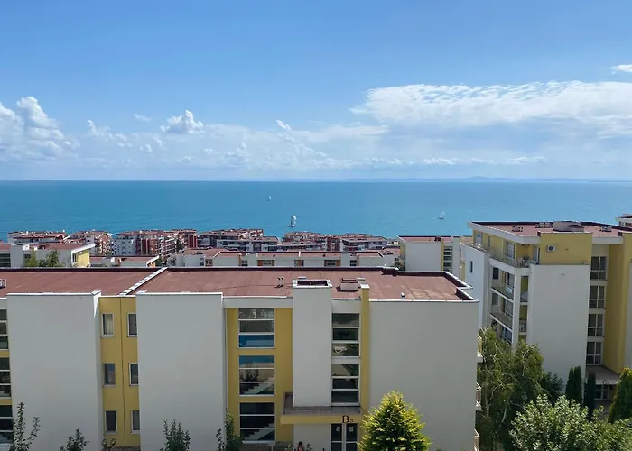 Sea View Panoramic Apartments, Noks Crown Club Apartman *