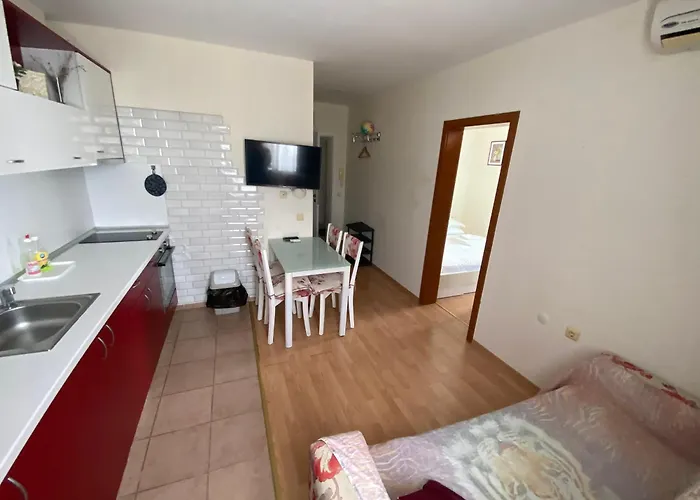 Sea View Panoramic Apartments, Noks Crown Club Apartman *