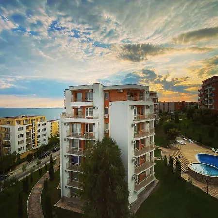 Sea View Panoramic Apartments, Noks Crown Club