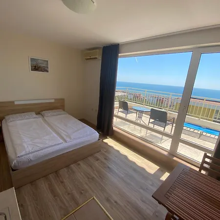 Apartamento Sea View Panoramic Apartments, Noks Crown Club