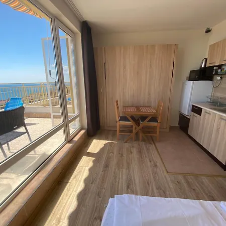 Apartamento Sea View Panoramic Apartments, Noks Crown Club
