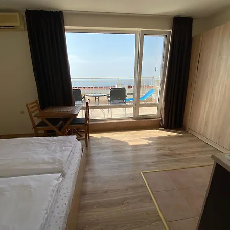 Sea View Panoramic Apartments, Noks Crown Club *