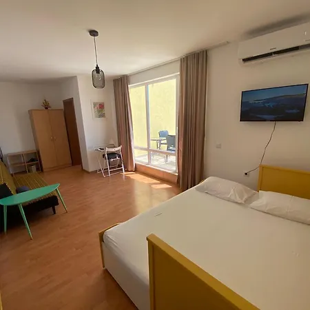 Sea View Panoramic Apartments, Noks Crown Club דירה סבטי ולאס