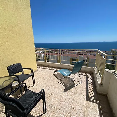 Sea View Panoramic Apartments, Noks Crown Club * סבטי ולאס