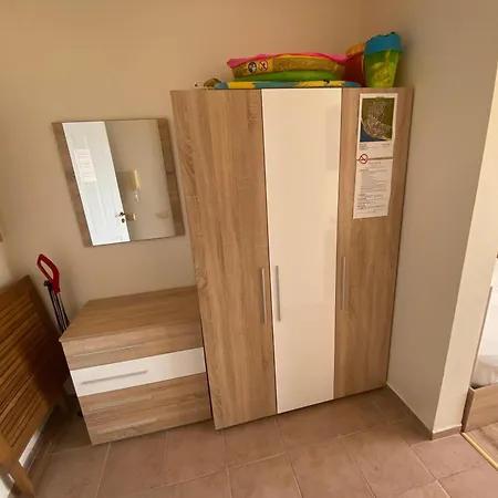 Sea View Panoramic Apartments, Noks Crown Club * סבטי ולאס