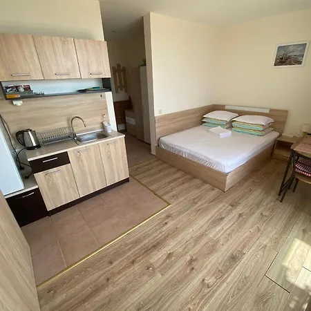 Sea View Panoramic Apartments, Noks Crown Club דירה סבטי ולאס