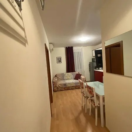 Sea View Panoramic Apartments, Noks Crown Club * סבטי ולאס