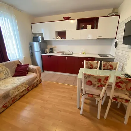 Sea View Panoramic Apartments, Noks Crown Club *