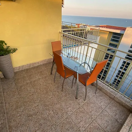 Sea View Panoramic Apartments, Noks Crown Club * סבטי ולאס