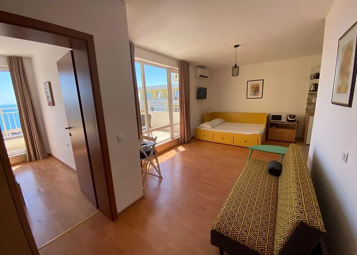 Sea View Panoramic Apartments, Noks Crown Club *