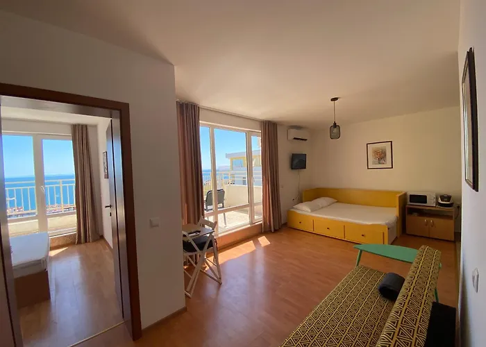 Sea View Panoramic Apartments, Noks Crown Club