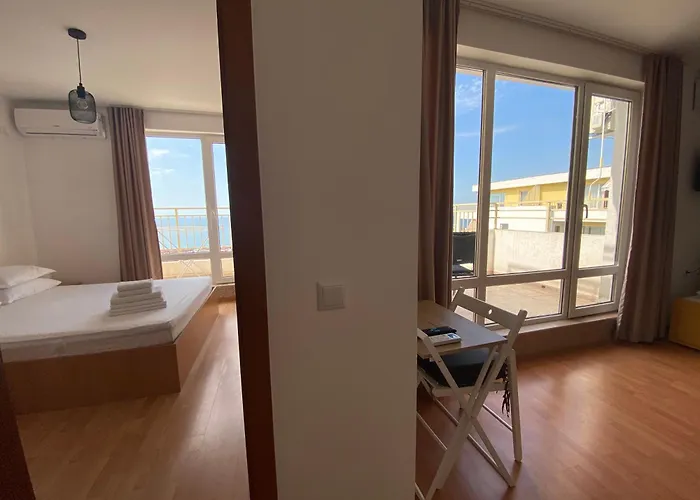 Sea View Panoramic Apartments, Noks Crown Club *