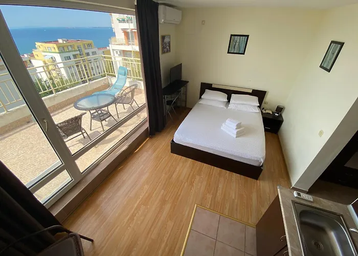 Sea View Panoramic Apartments, Noks Crown Club Свети-Влас