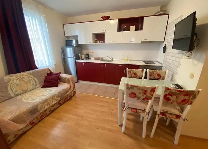 Sea View Panoramic Apartments, Noks Crown Club *